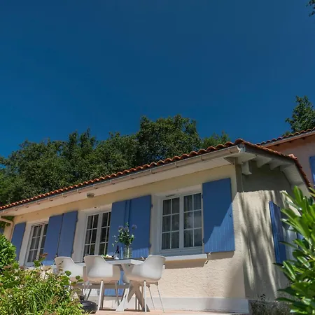 La Maison Vers La Coline Holiday home Aubeterre-sur-Dronne
