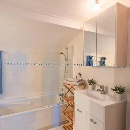 La Maison Vers La Coline Holiday home Aubeterre-sur-Dronne