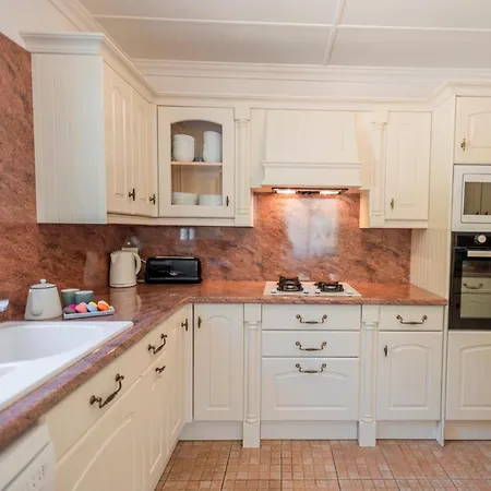 La Maison Sur La Colline *