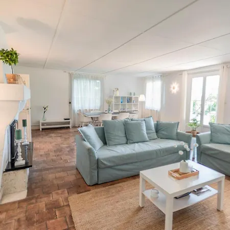 La Maison Sur La Colline